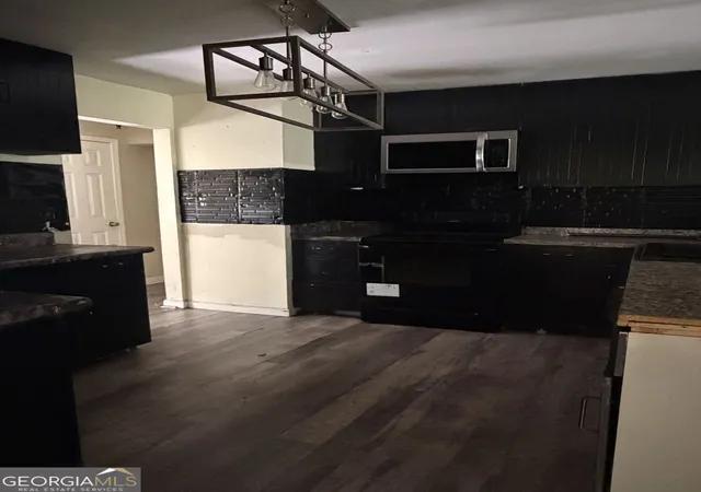 Photo 3 of Single family home for sale at 4110 Emerald Lake Dr, Decatur, GA 30035 | MLS# 10805639 | Listing updated on 2026-10-09
