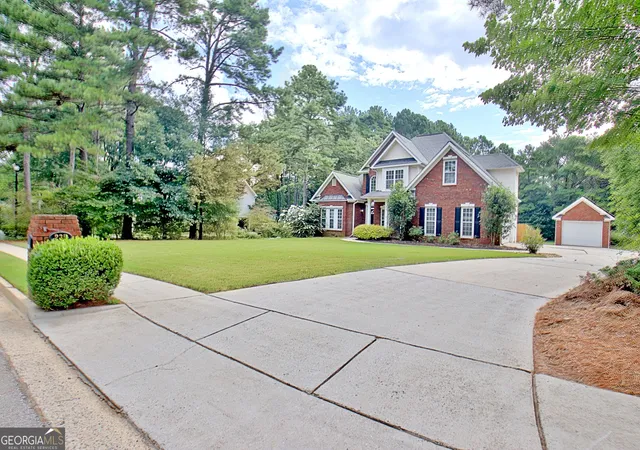 Photo 2 of Single family home for sale at 235 Manor Dr, Fayetteville, GA 30215 | MLS# 10822595 | Listing updated on 2026-08-13