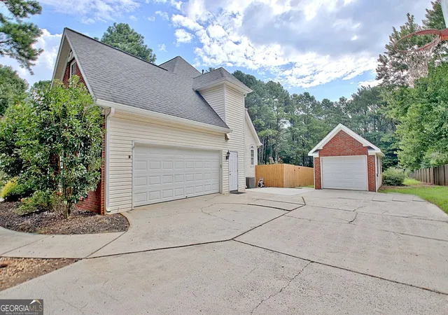 Photo 3 of Single family home for sale at 235 Manor Dr, Fayetteville, GA 30215 | MLS# 10822595 | Listing updated on 2026-08-13