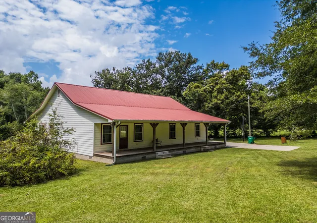 Photo 3 of Single family home for sale at 221 Chigger Ridge Rd, Carnesville, GA 30521 | MLS# 10823110 | Listing updated on 2026-09-08