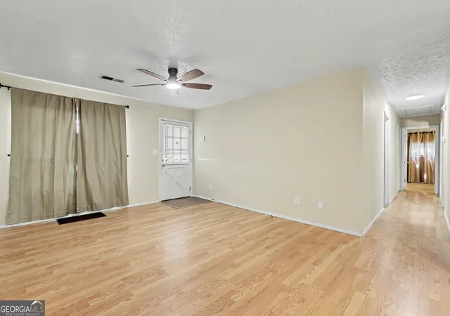 Photo 3 of Sale Pending at 250 Short Rd, Jackson, GA 30233 | MLS# 10793155 | Listing updated on 2026-08-25