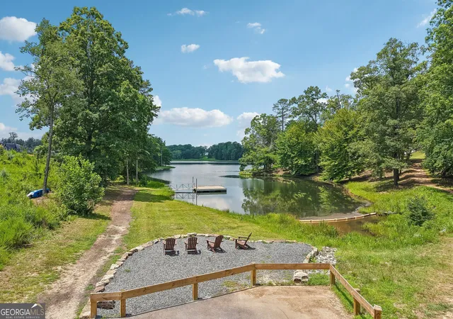 Photo 3 of Single family home for sale at 152 Clear Lake Pkwy, Hoschton, GA 30548 | MLS# 10793051 | Listing updated on 2026-09-30