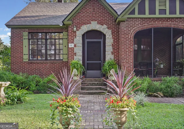 Photo 3 of Sale Pending at 903 W 2Nd Ave, Albany, GA 31701 | MLS# 10829877 | Listing updated on 2026-08-31