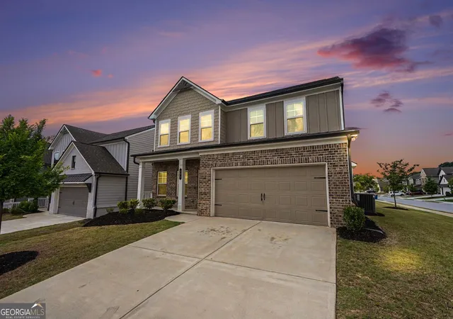 Photo 2 of Single family home for sale at 305 Sterling Crk Way, Loganville, GA 30052 | MLS# 10773980 | Listing updated on 2026-09-28