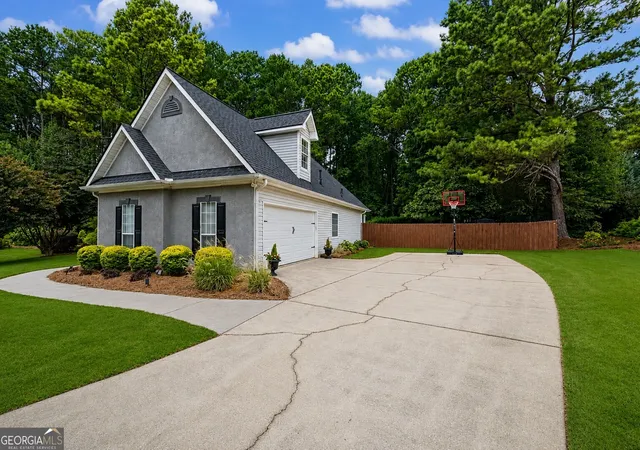 3rd image of 23 Mallard Tr, Newnan, GA 30265 | MLS# 10809853