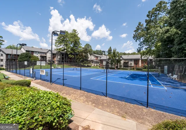 2nd image of 6851 Roswell Rd, Sandy Springs, GA 30328