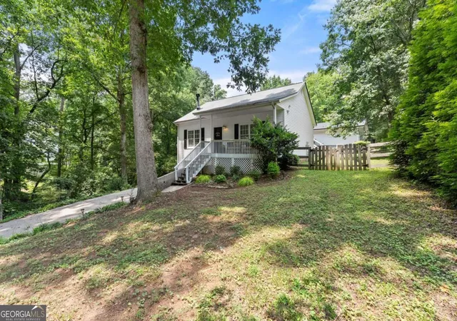 Photo 3 of Single family home for sale at 3875 Stutz St, Cumming, GA 30041 | MLS# 10819421 | Listing updated on 2026-08-31