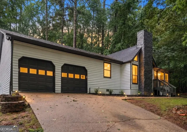 Photo 3 of Sale Pending at 4380 Cary Dr Sw, Snellville, GA 30039 | MLS# 10813809 | Listing updated on 2026-09-18