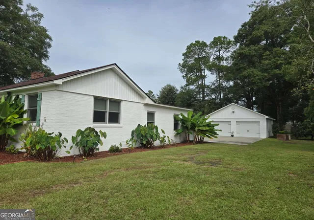 52nd image of 511 W Smith St, Claxton, GA 30417 | MLS# 10821460