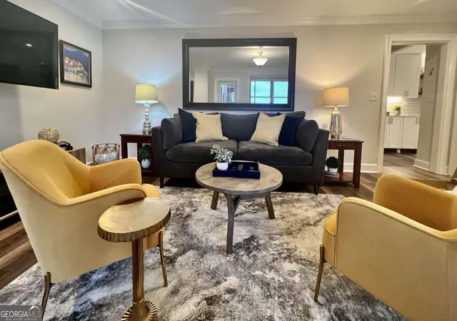 1st image of 300 W Peachtree St #21G, Atlanta, GA 30308 | MLS# 10831081