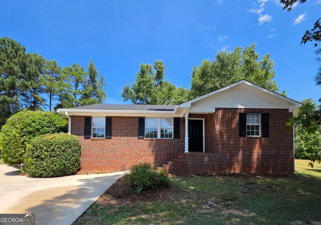 Photo 1 of Single family home for sale at 355 Big Oak Circle, Athens, GA 30605 | MLS# 10833157 | Listing updated on 2026-09-11