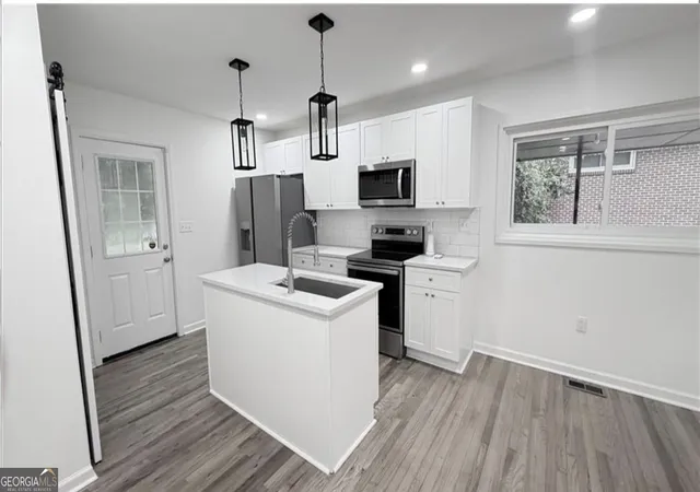 Photo 4 of Single family home for sale at 2661 Connally Dr, East Point, GA 30344 | MLS# 10812184 | Listing updated on 2026-08-29
