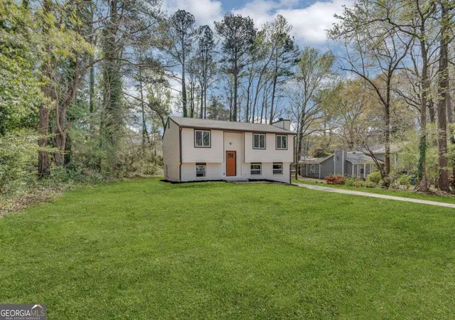 2nd image of 3394 Dearwood Dr Sw, Lilburn, GA 30047 | MLS# 10817693