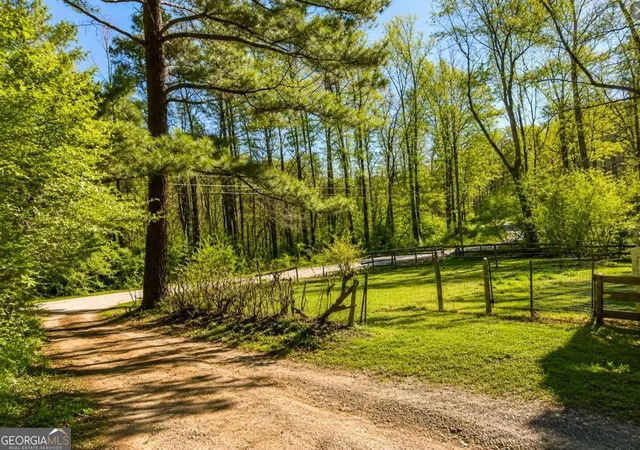4th image of 4523 Riverside Dr Sw, Lilburn, GA 30047 | MLS# 10772413