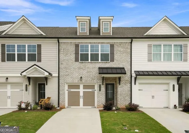 Photo 1 of Townhouse for sale at 5350 Fox Den Rd, Oakwood, GA 30566 | MLS# 10821203 | Listing updated on 2026-09-06
