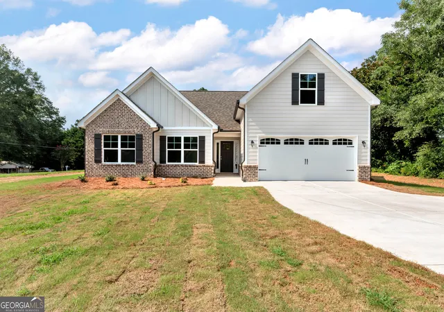 Photo 1 of Sale Pending at 265 Jefferson St, Statham, GA 30666 | MLS# 10589021 | Listing updated on 2025-10-26