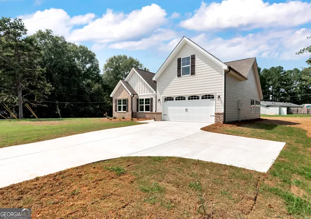 Photo 2 of Sale Pending at 265 Jefferson St, Statham, GA 30666 | MLS# 10589021 | Listing updated on 2025-10-26
