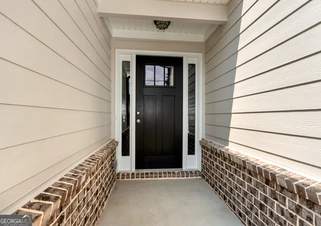 Photo 3 of Sale Pending at 265 Jefferson St, Statham, GA 30666 | MLS# 10589021 | Listing updated on 2025-10-26