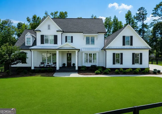 2nd image of 678 Bit O'luck Dr, Suwanee, GA 30024 | MLS# 10827004