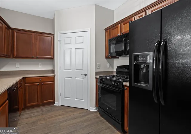 Listing Photo 5 - Condo for sale in building located at 4805 W Vlg Wy SE, Smyrna, GA 30080 - Unit #1108