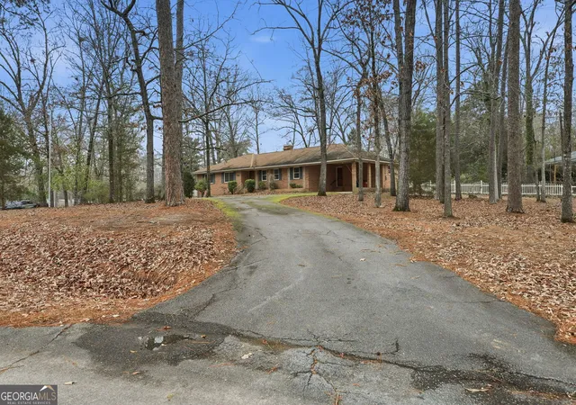 Photo 2 of Sale Pending at 6530 Bevin Dr, Macon, GA 31216 | MLS# 10641105 | Listing updated on 2026-02-18