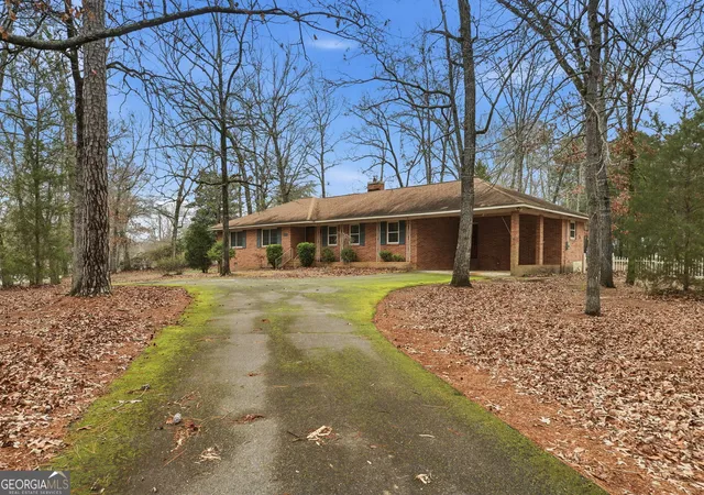 Photo 3 of Sale Pending at 6530 Bevin Dr, Macon, GA 31216 | MLS# 10641105 | Listing updated on 2026-02-18
