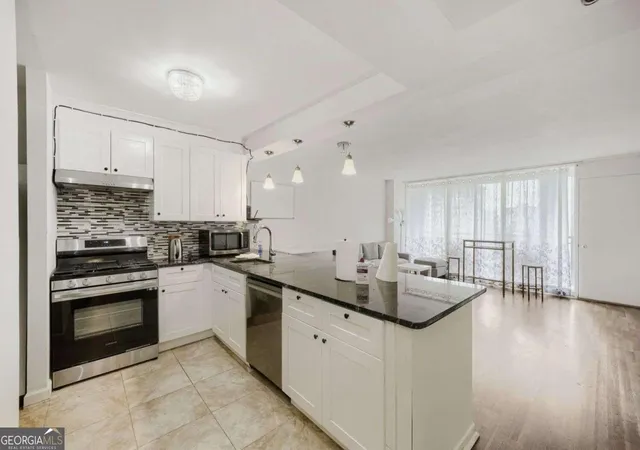 2nd image of 620 Peachtree St Ne #1207, Atlanta, GA 30308 | MLS# 10819653