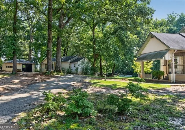 Photo 3 of Single family home for sale at 1885 Connally Dr, Atlanta, GA 30344 | MLS# 10830448 | Listing updated on 2026-10-06