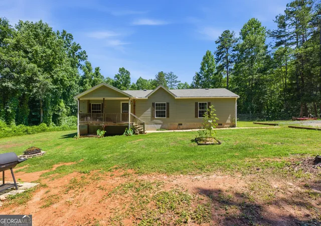 Homes for sale in Martin, GA | 490 Gumlog Creek Rd, Martin, GA 30557 | MLS# 10779944