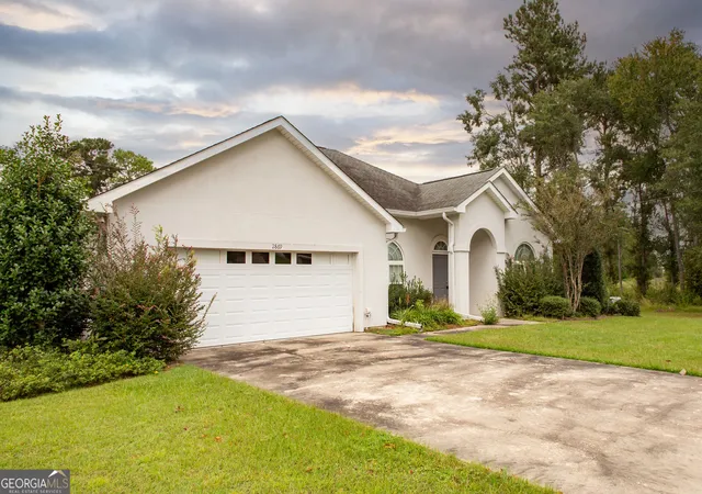 Photo 2 of Sale Pending at 2869 Ben St, Waycross, GA 31503 | MLS# 10624842 | Listing updated on 2026-08-14