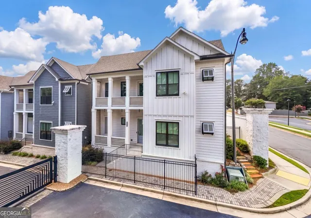 Photo 2 of Single family home for sale at 2451 Lizdionne Loop, Marietta, GA 30062 | MLS# 10828708 | Listing updated on 2026-10-21