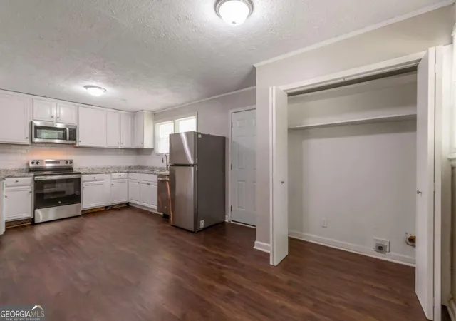 5th image of 6414 Shadow Rock Dr, Lithonia, GA 30058 | MLS# 10818754