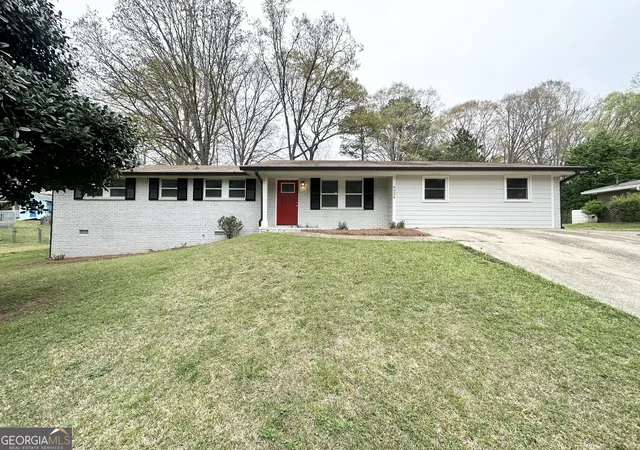 Photo 2 of Single family home for sale at 6026 S Bear Dr, Douglasville, GA 30135 | MLS# 10495660 | Listing updated on 2026-10-03