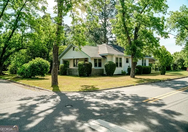 3rd image of 1010 Anderson St, Dublin, GA 31021 | MLS# 10804117