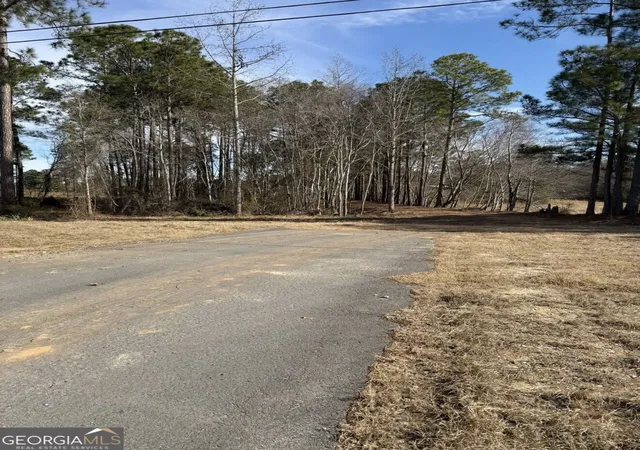 Photo 4 of Sale Pending at 2206 Cochran, Eastman, GA 31023 | MLS# 10829575 | Listing updated on 2026-08-26