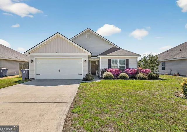 Photo 2 of Single family home for sale at 225 Roswell Dr E, Brunswick, GA 31525 | MLS# 10711200 | Listing updated on 2026-06-08