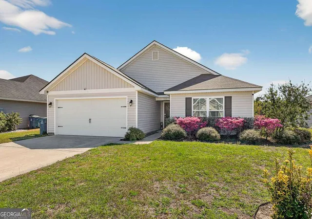 Photo 3 of Single family home for sale at 225 Roswell Dr E, Brunswick, GA 31525 | MLS# 10711200 | Listing updated on 2026-06-08