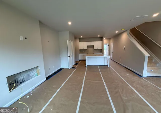 Photo 3 of Townhouse for sale at 327 Rolling Green Rd, Adairsville, GA 30103 | MLS# 10823501 | Listing updated on 2026-10-06