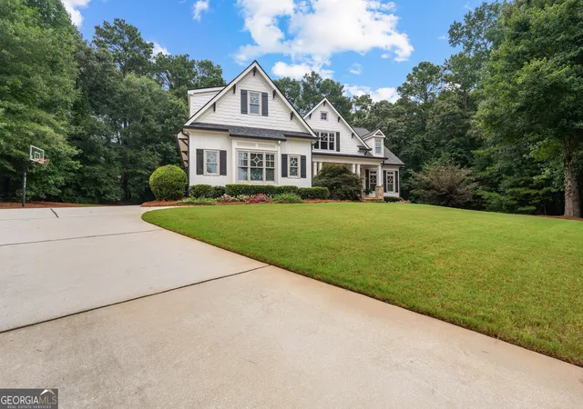 Photo 3 of Single family home for sale at 120 Crystal Ct, Tyrone, GA 30290 | MLS# 10815706 | Listing updated on 2026-09-04