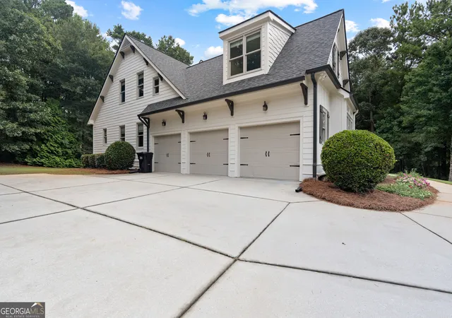 Photo 4 of Single family home for sale at 120 Crystal Ct, Tyrone, GA 30290 | MLS# 10815706 | Listing updated on 2026-09-04