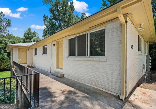 2nd image of 545 Oakview Rd, Decatur, GA 30030 | MLS# 10799598