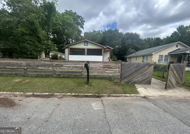 Photo 2 of Single family home for sale at 533 Grenada Ter, Macon, GA 31206 | MLS# 10777898 | Listing updated on 2026-06-17