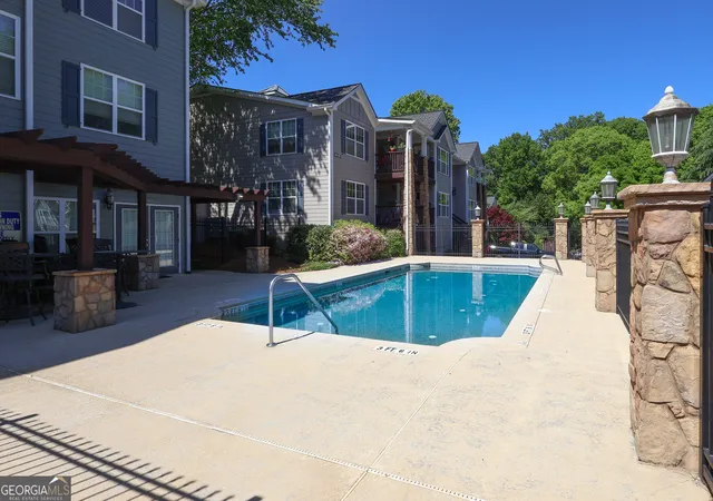 Photo 3 of Sale Pending at 204 Madison Ln SE, Smyrna, GA 30080 | MLS# 10742127 | Listing updated on 2026-05-09