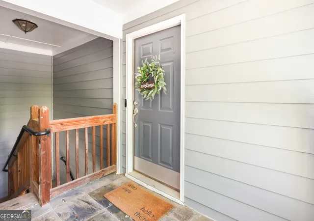 Photo 4 of Sale Pending at 204 Madison Ln SE, Smyrna, GA 30080 | MLS# 10742127 | Listing updated on 2026-05-09