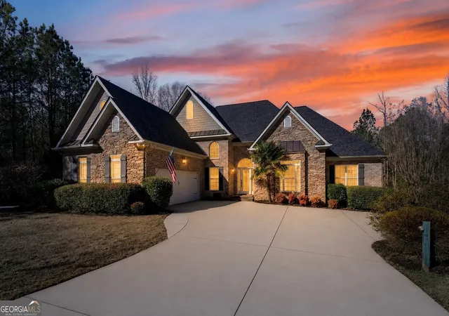 Photo 3 of Single family home for sale at 32 River Rapids Dr, Forsyth, GA 31029 | MLS# 10811114 | Listing updated on 2026-08-06