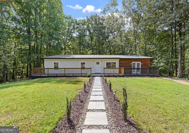 1st image of 681 Pumpkinvine Rd, Acworth, GA 30101 | MLS# 10832462