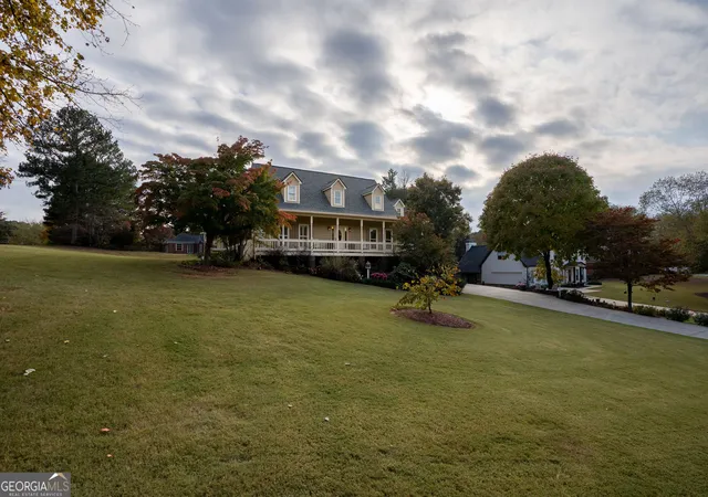 Photo 4 of Single family home for sale at 4604 Midlands Grn, Flowery Branch, GA 30542 | MLS# 10831710 | Listing updated on 2026-09-16