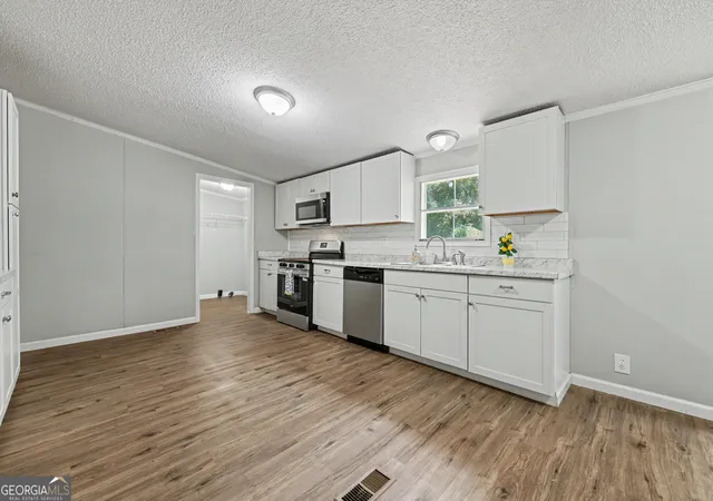Photo 4 of Single family home for sale at 218 Hightower Trl, Jefferson, GA 30549 | MLS# 10830348 | Listing updated on 2026-10-03