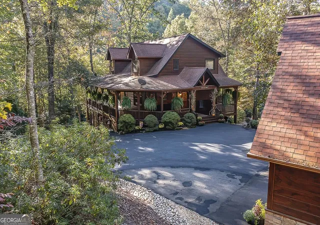 Photo 3 of Single family home for sale at 1934 Mountain Tops Rd, Blue Ridge, GA 30513 | MLS# 10829028 | Listing updated on 2026-09-02