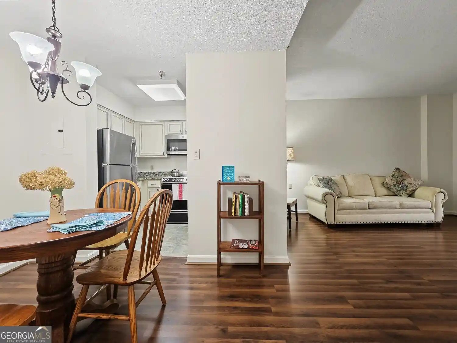 Listing Photo 1 - Condo for sale in 1800 Clairmont Lk located at 1800 Clairmont Lk, Decatur, GA 30033 - Unit #A116